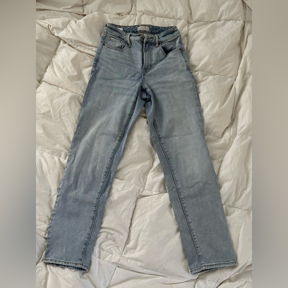 Curve Straight High-Waist Jeans